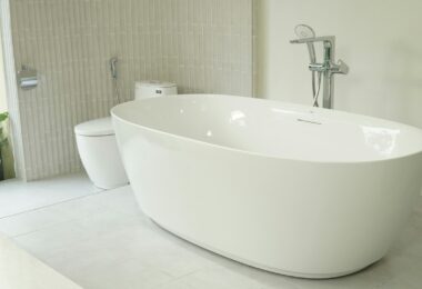 5 motivos para investir em conforto e relaxamento com uma banheira